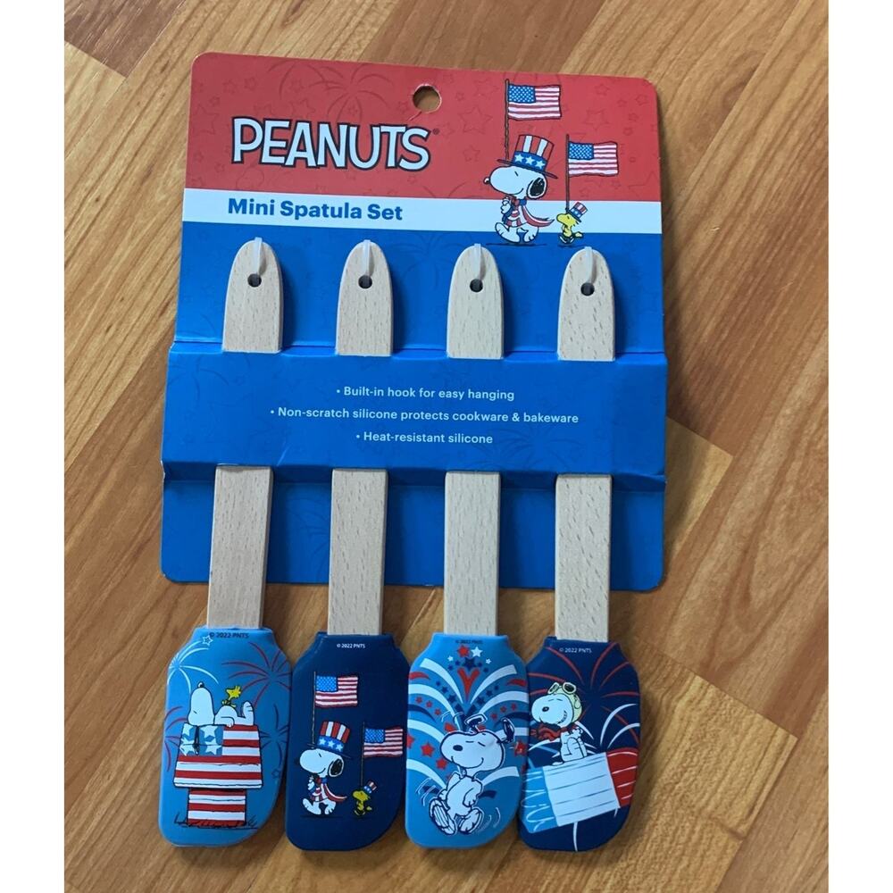 Set of 4 Peanuts Mini Spatulas